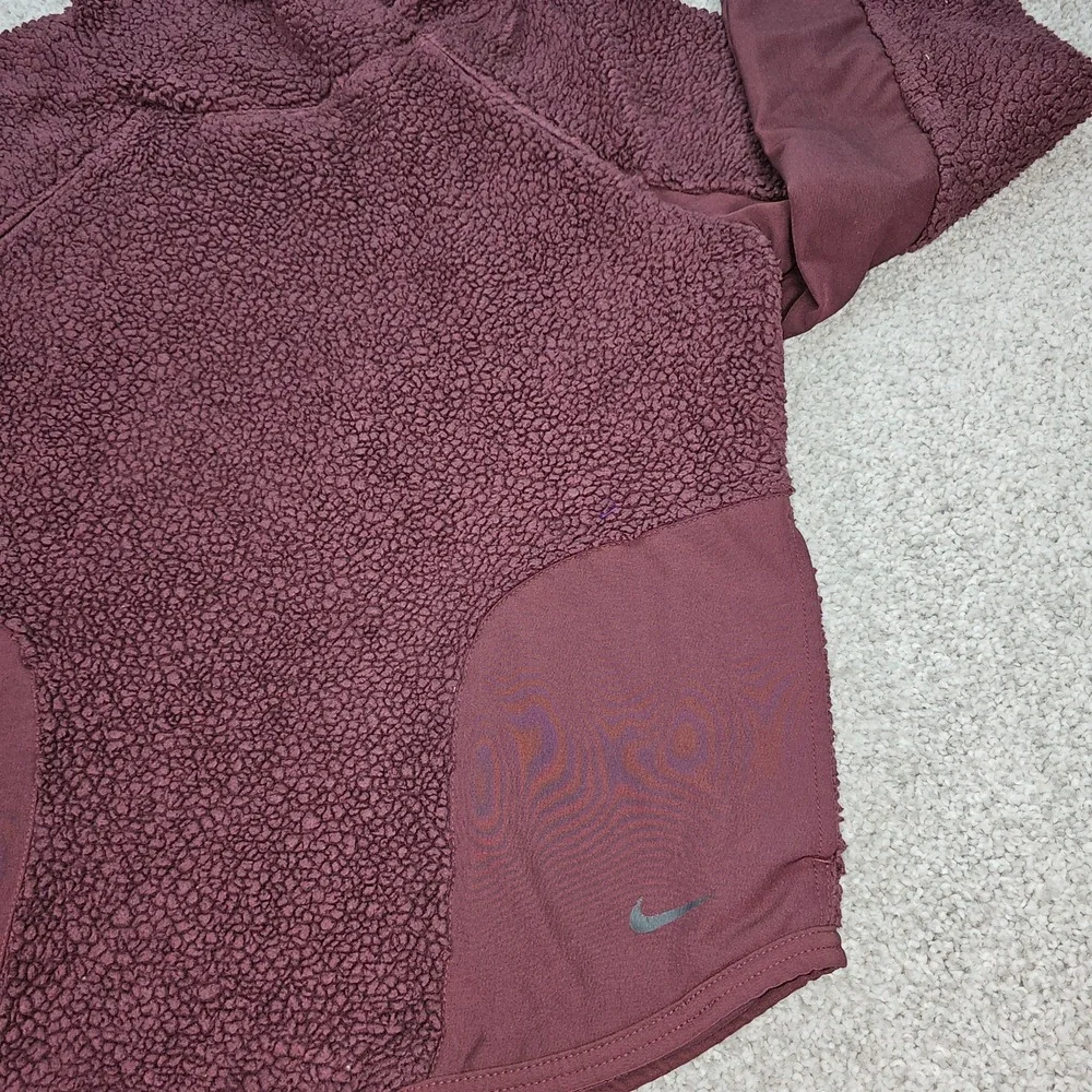 Nike Sherpa Fleece Hoodie Pullover‎ Burgundy Athletic Activewear Womens Sz Small